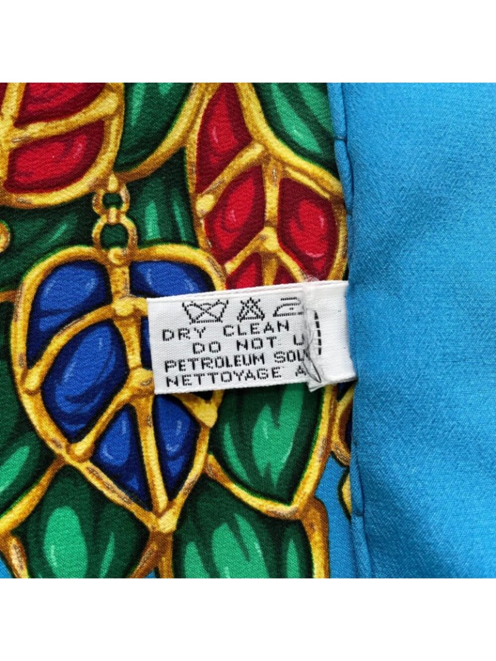 Chanel Large Scarf Silk Pattern Multicolor - Picture 11 of 12